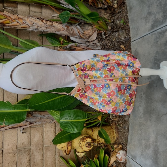 Coach Designer Floral Print Canvas Pink Colorful Drawstring handbag Purse - Picture 1 of 13